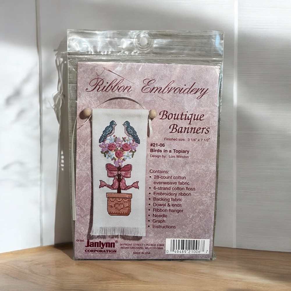 NWT Janlynn Ribbon Embroidery Birds in a Topiary Boutique Banners Kit